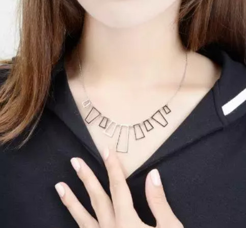 iGLORY告訴你：其實女明星也不是天天都佩戴什么天價首飾啦！