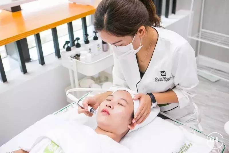 開(kāi)智能光電美膚館的技巧是什么？