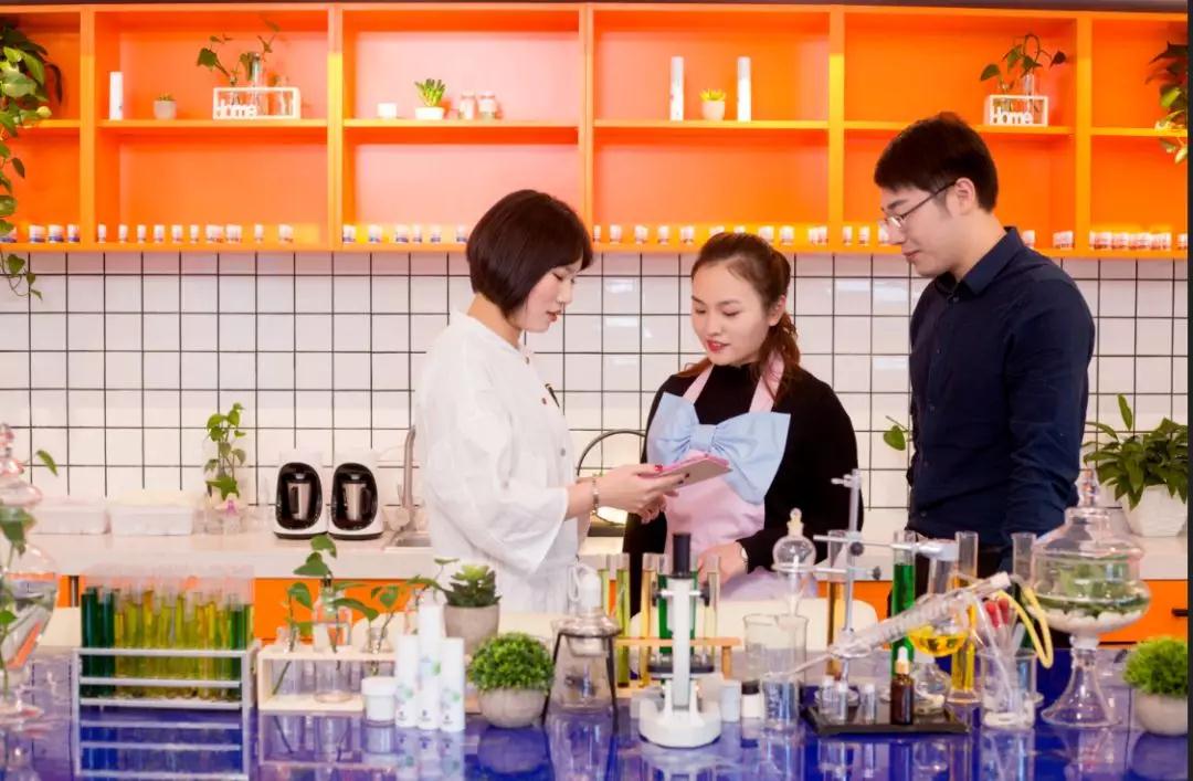 月薪過萬開美妝店？先搞懂美妝新零售！