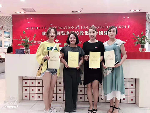 恭喜兩位美女簽約夢(mèng)顏堂藏密修心養(yǎng)身會(huì)所