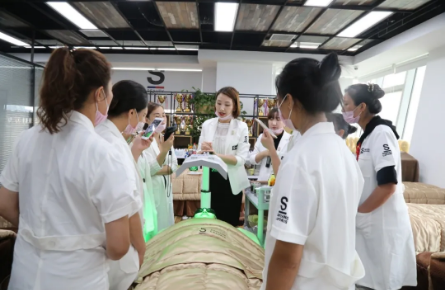 專門針對美容院療程卡顧客怎么做？