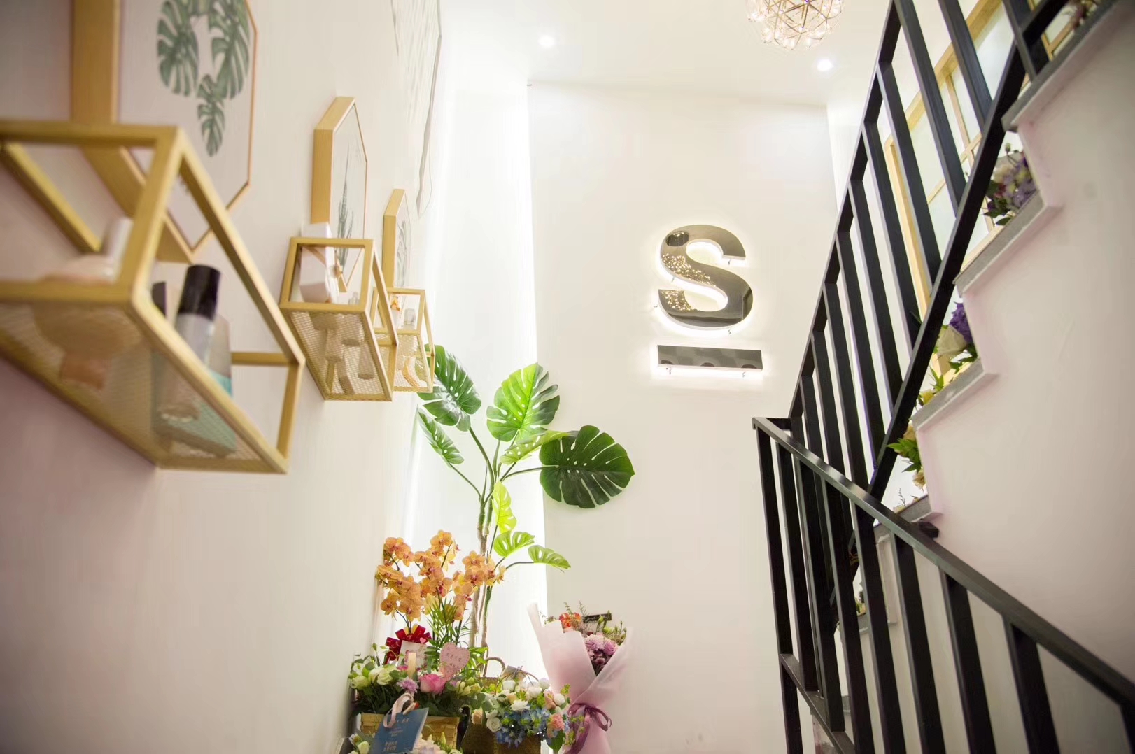 美業(yè)開店指南：韓國皮膚管理品牌加盟費幾何？內(nèi)幕驚人！